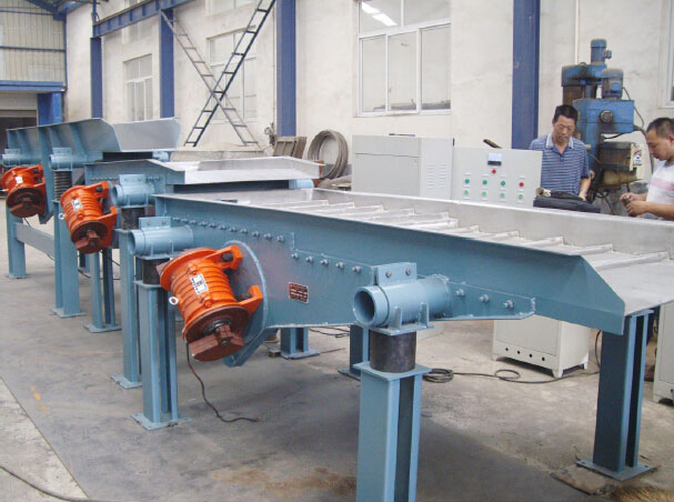ZPS系列振動(dòng)輸送機(jī) ZPS系列振動(dòng)輸送機(jī)